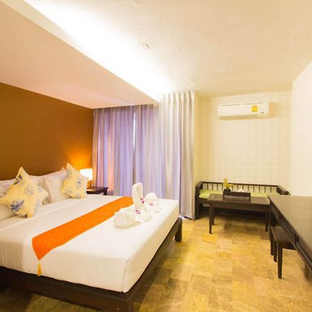 All Together Suite Hotel Bangkok Exterior foto