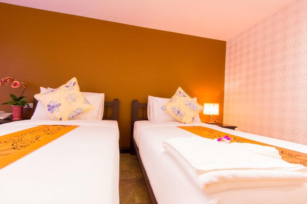 All Together Suite Hotel Bangkok Exterior foto