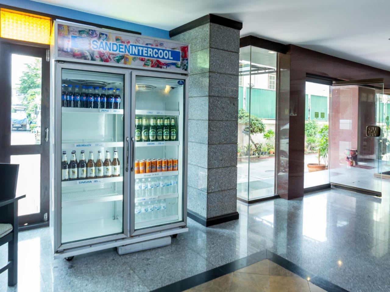 All Together Suite Hotel Bangkok Exterior foto
